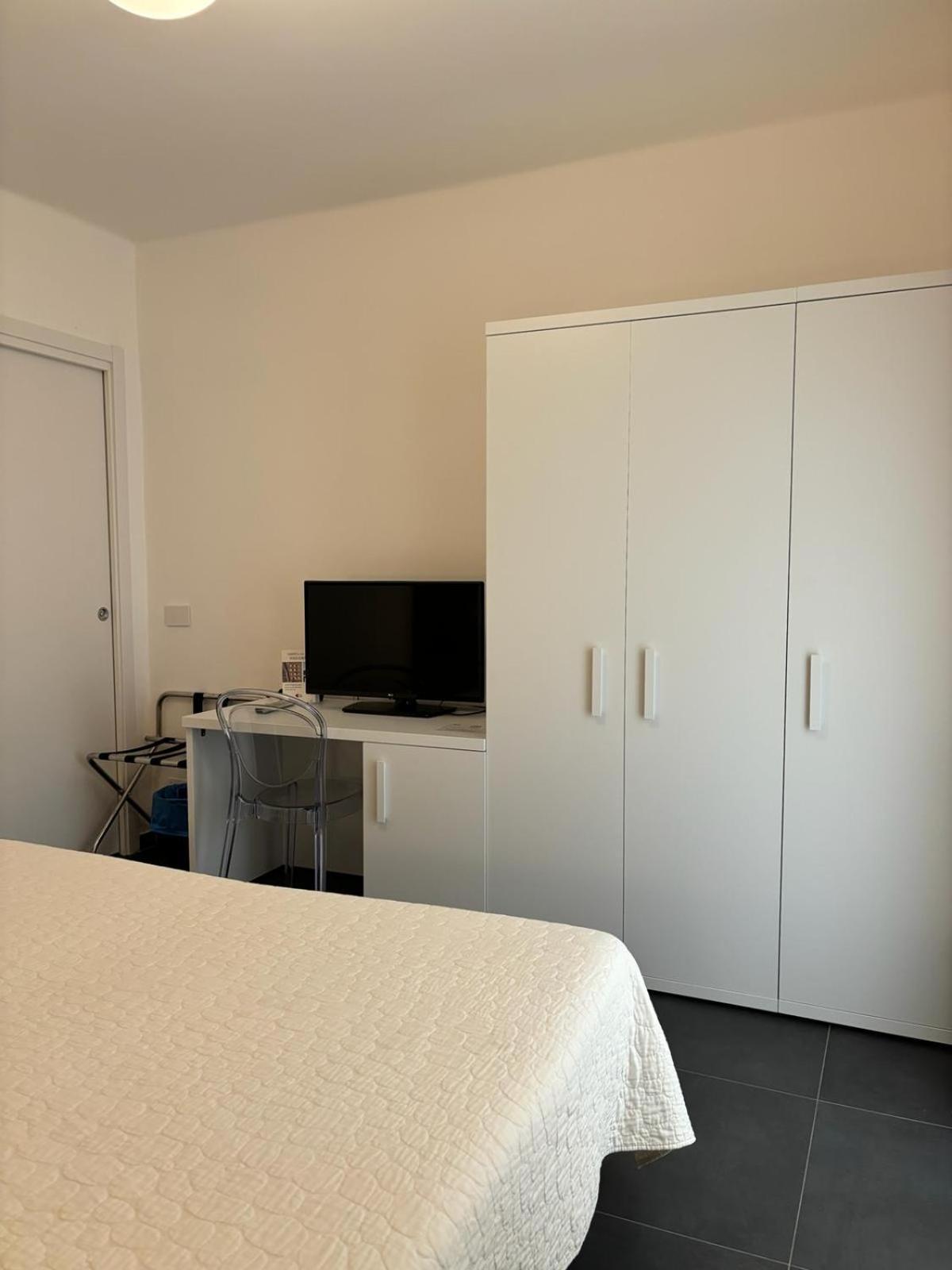 Hotel Delle Rose 산토바르톨로메오알마레 외부 사진