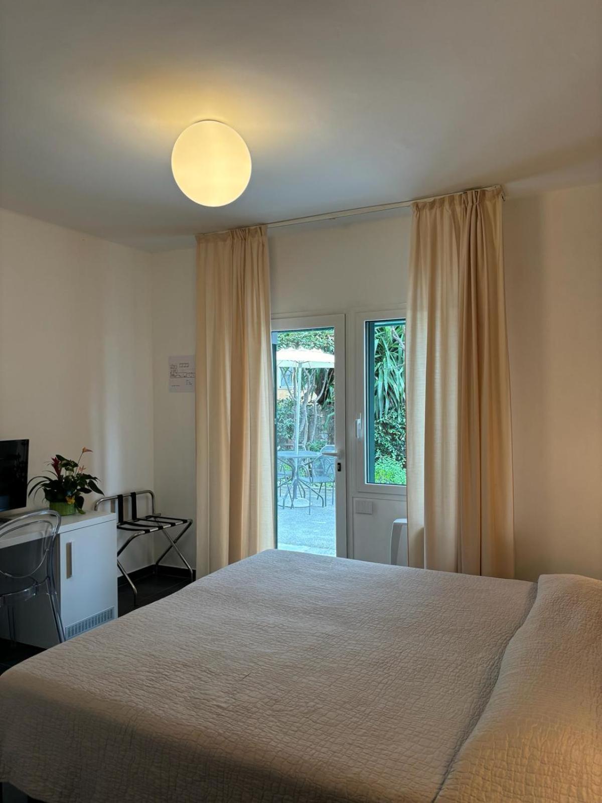 Hotel Delle Rose 산토바르톨로메오알마레 외부 사진