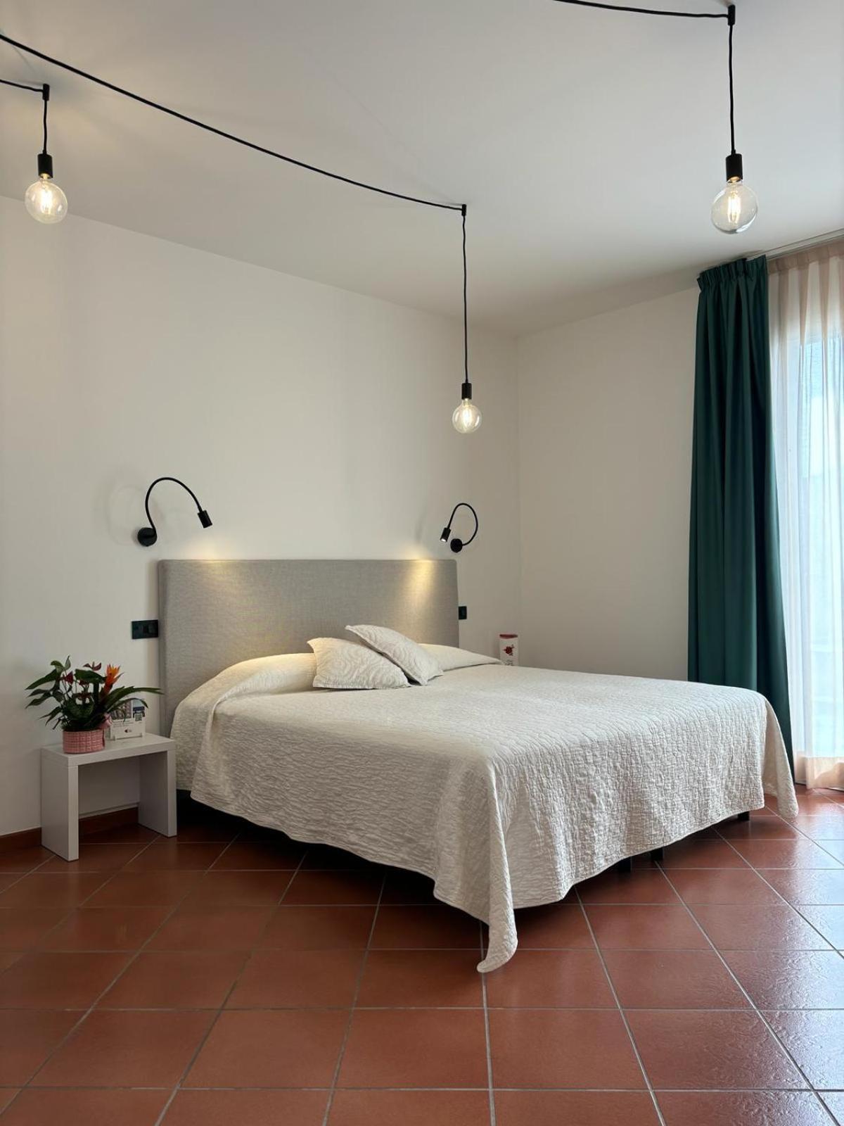 Hotel Delle Rose 산토바르톨로메오알마레 외부 사진