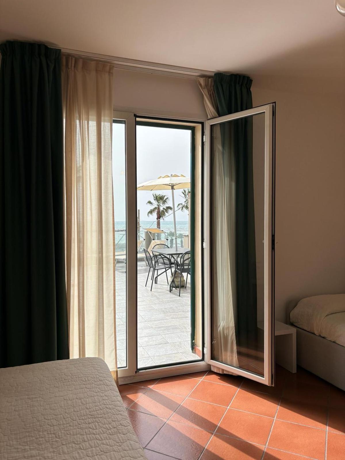Hotel Delle Rose 산토바르톨로메오알마레 외부 사진