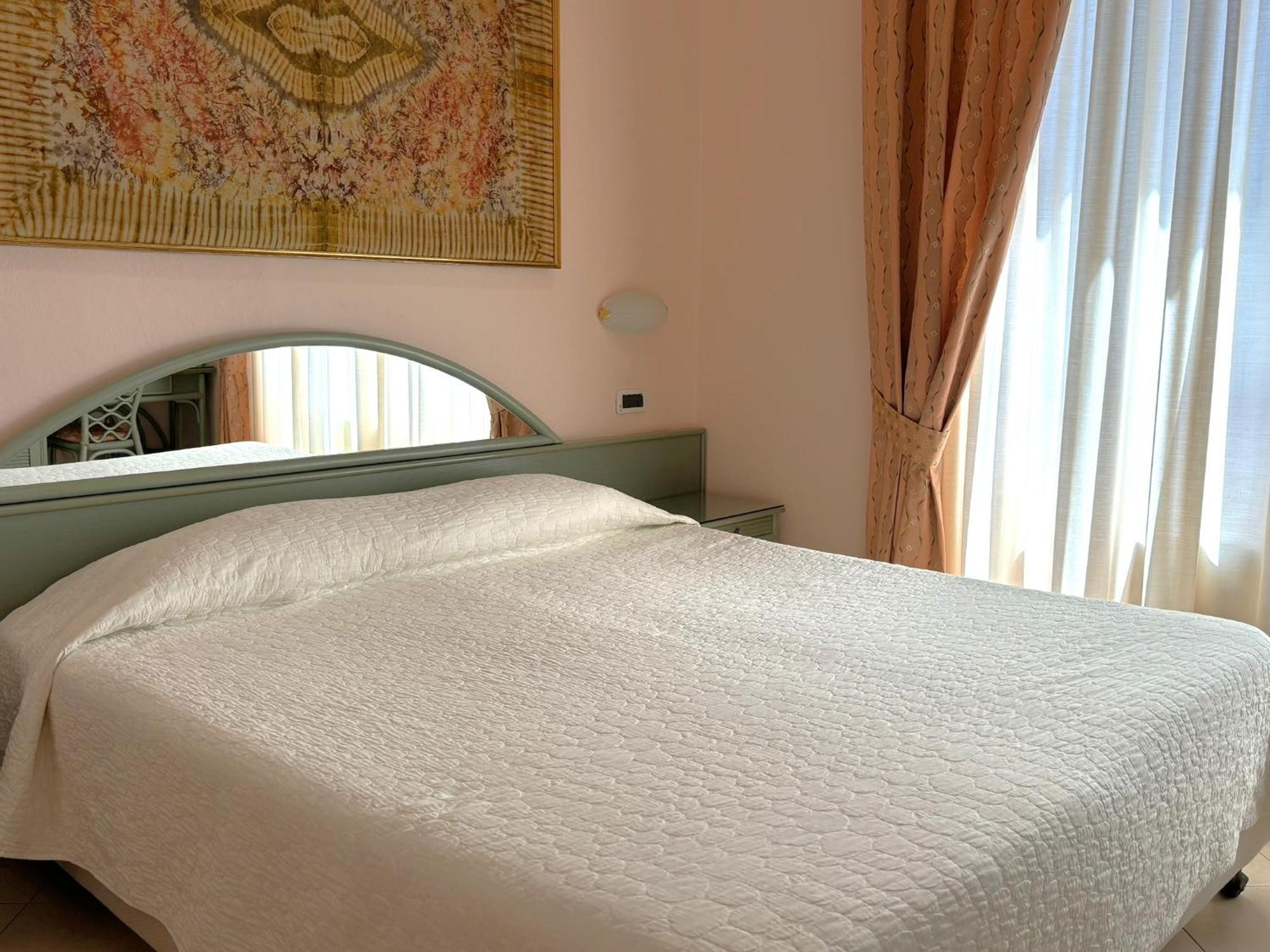 Hotel Delle Rose 산토바르톨로메오알마레 외부 사진