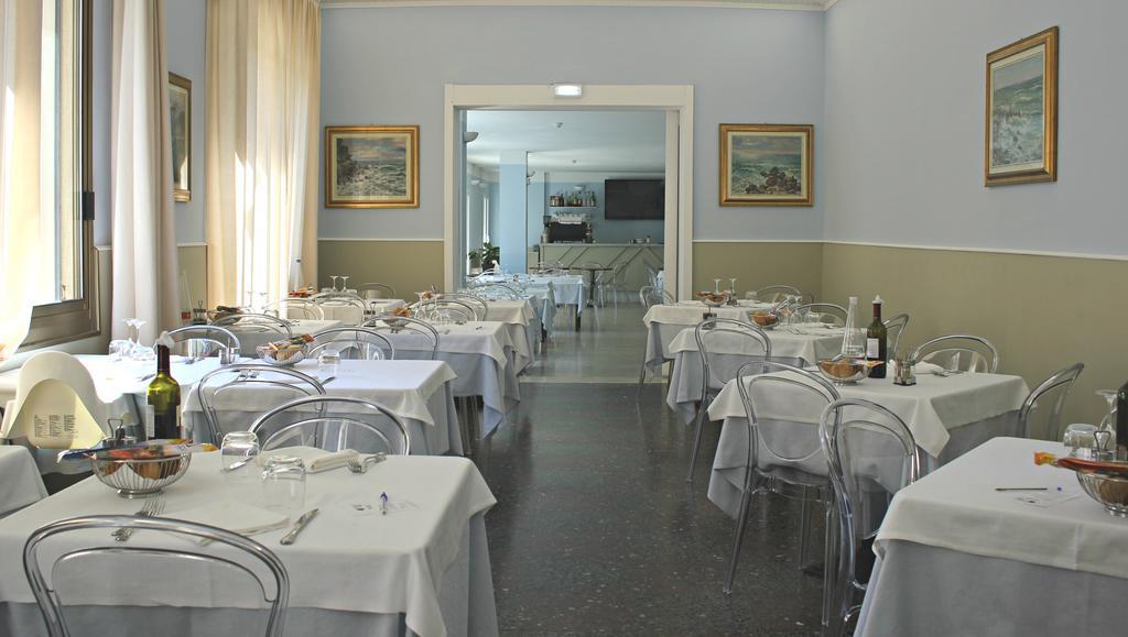 Hotel Delle Rose 산토바르톨로메오알마레 외부 사진
