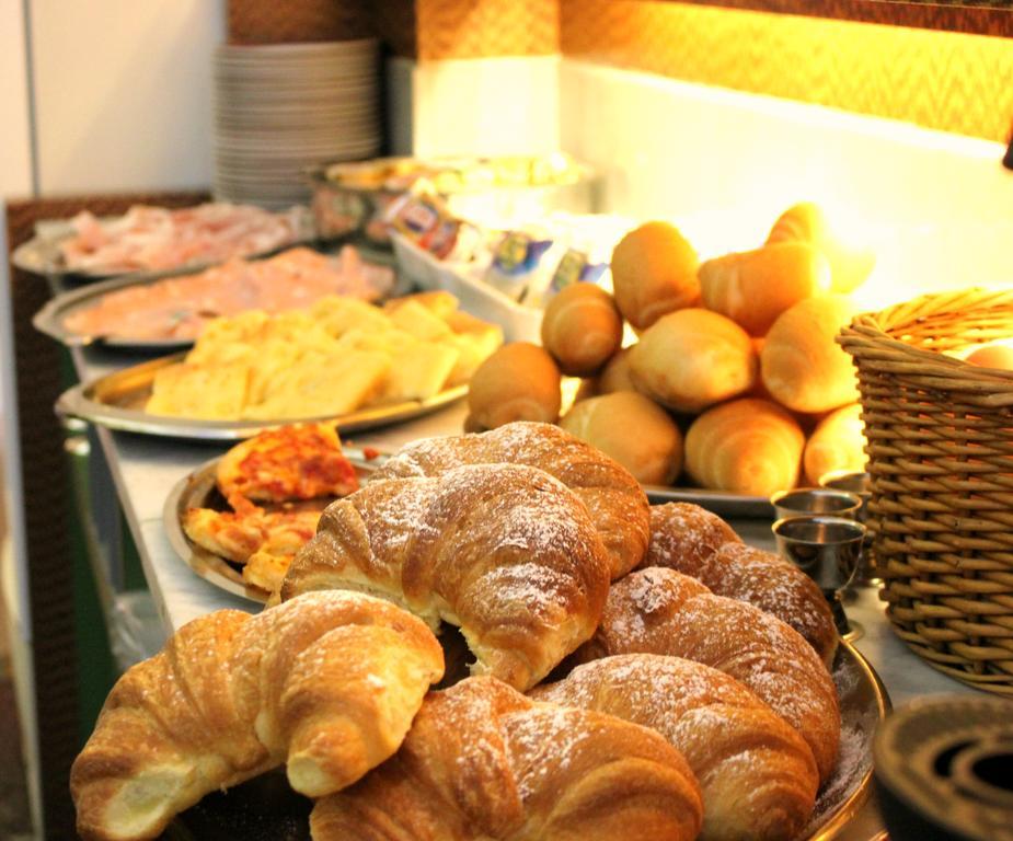 Hotel Delle Rose 산토바르톨로메오알마레 외부 사진