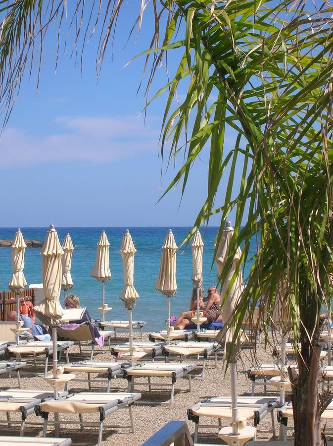 Hotel Delle Rose 산토바르톨로메오알마레 외부 사진